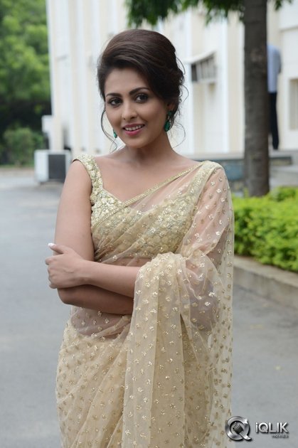 Madhu-Shalini-at-Cheekati-Raajyam-Movie-Press-Meet